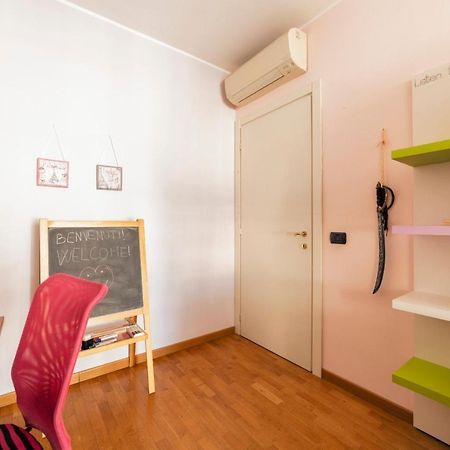 Milano Rogoredo Apartment With Garage Zewnętrze zdjęcie