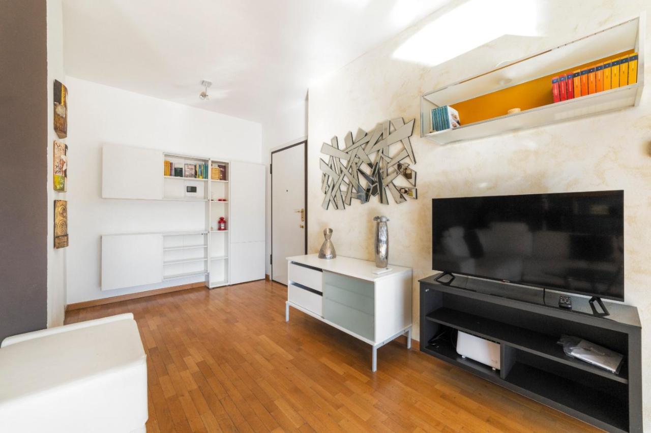 Milano Rogoredo Apartment With Garage Zewnętrze zdjęcie
